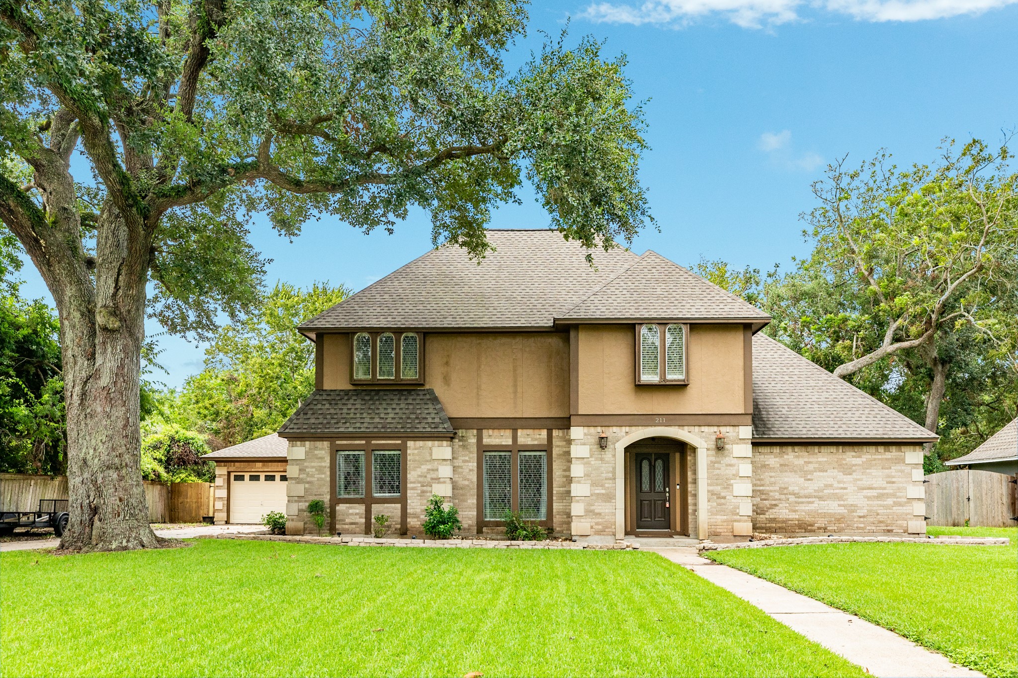 211 Huckleberry Drive Lake Jackson TX 77566