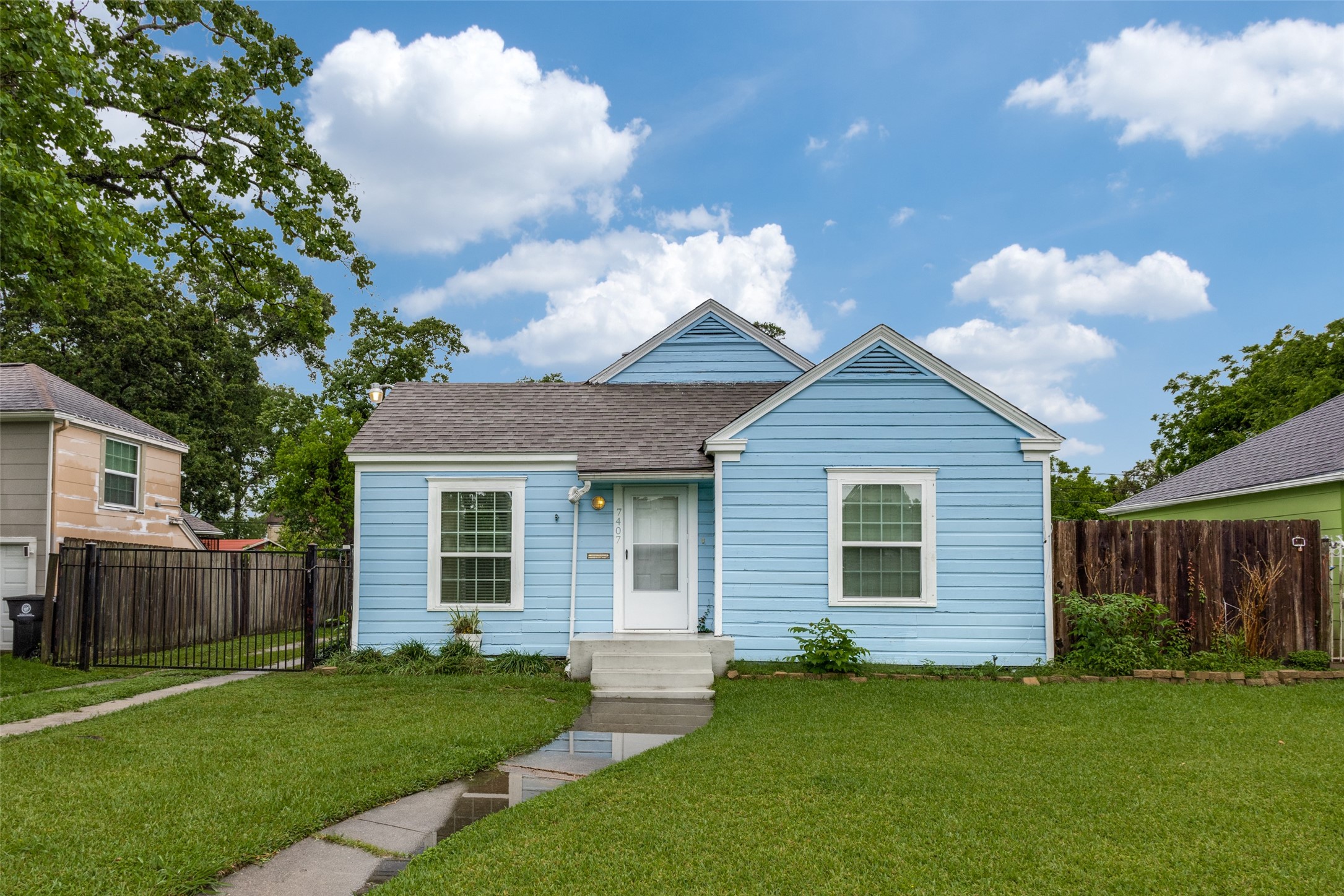 7407 Elm Street Houston TX 77023