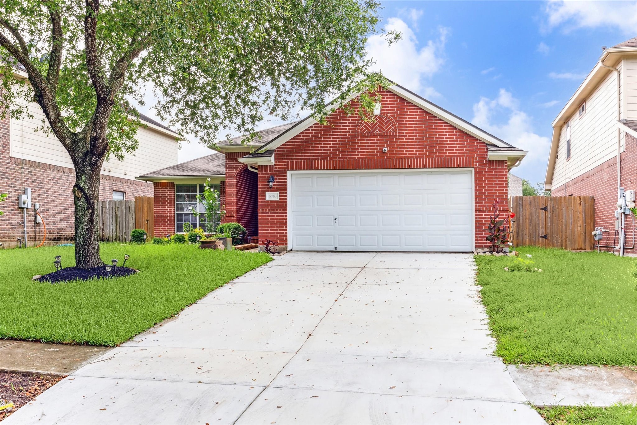 5716 Meadow Breeze Lane Rosharon TX 77583