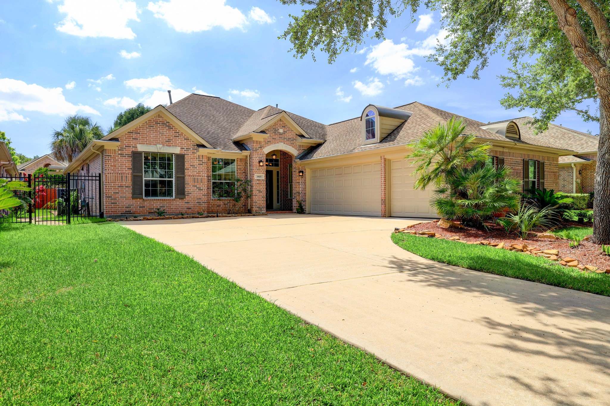 1903 Shadow Lake Drive Sugar Land TX 77479