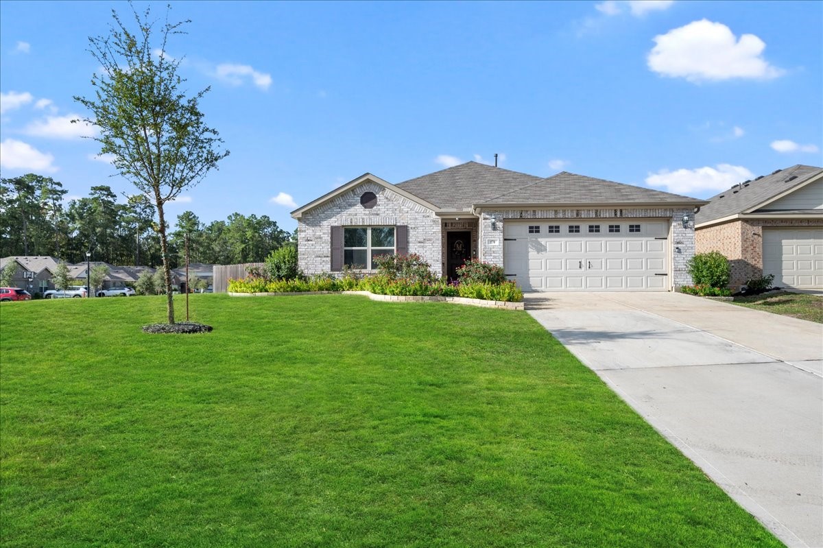 174 Courageous Side Way Magnolia TX 77354