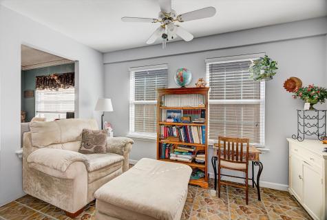 611 E Larkspur Circle Pearland TX 77584