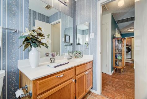 611 E Larkspur Circle Pearland TX 77584