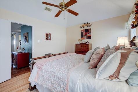 611 E Larkspur Circle Pearland TX 77584