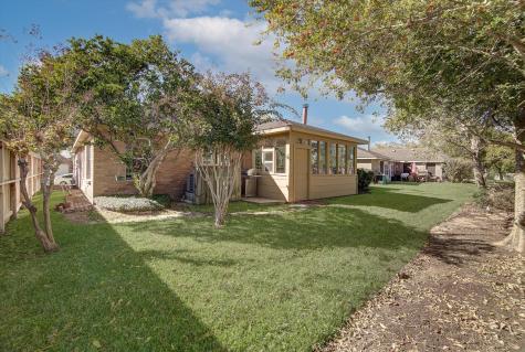 611 E Larkspur Circle Pearland TX 77584