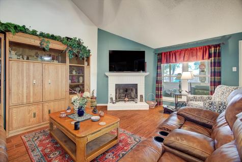 611 E Larkspur Circle Pearland TX 77584