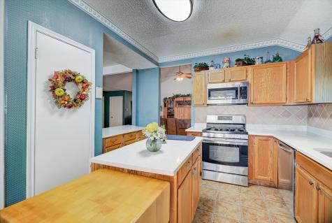 611 E Larkspur Circle Pearland TX 77584