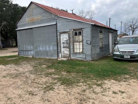 312 S Mechanic Street El Campo TX 77437