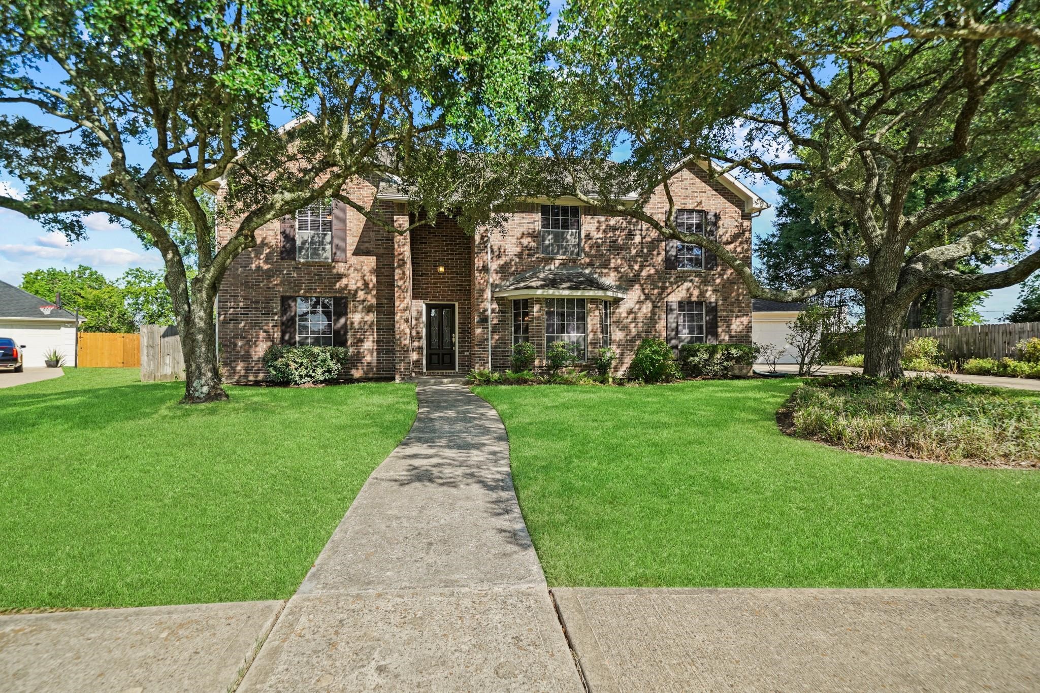 401 Regency Court Friendswood TX 77546