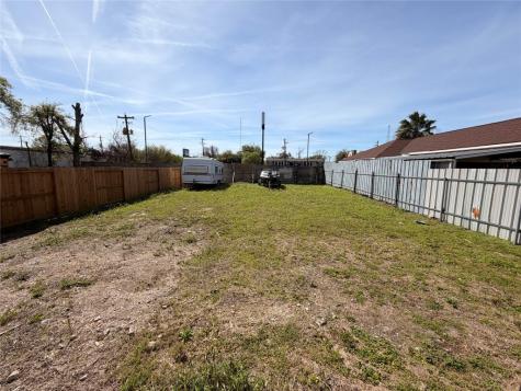 118 Van Molan Street Houston TX 77022