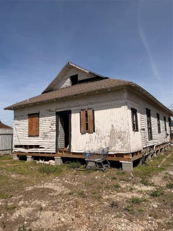118 Van Molan Street Houston TX 77022