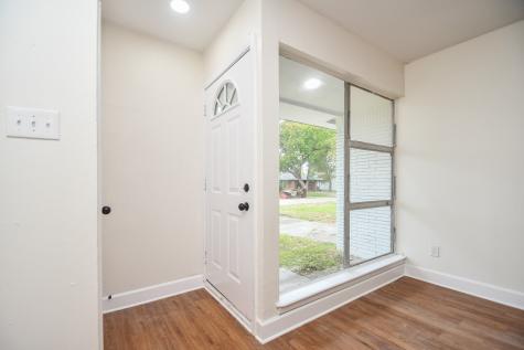 2706 Knotty Oaks Trail Houston TX 77045