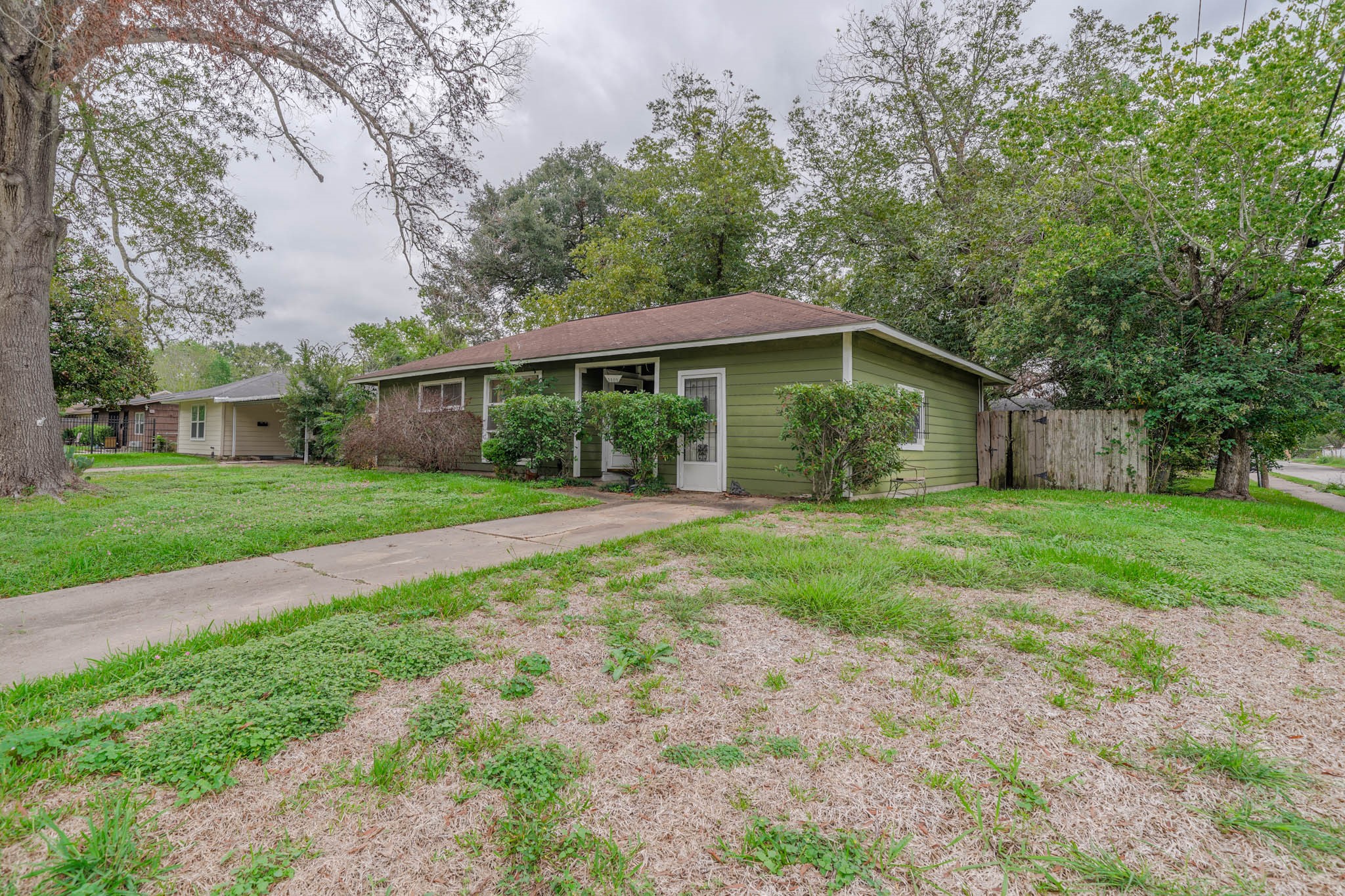 5802 Belneath Street Houston TX 77033