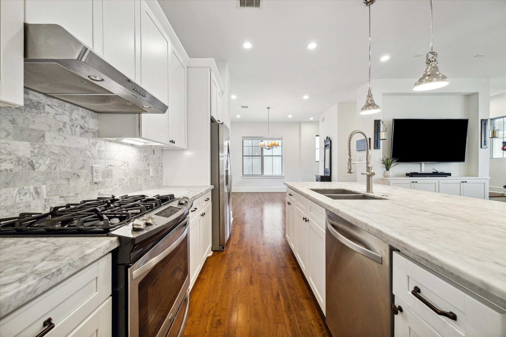 5422 Darling Street B Houston TX 77007