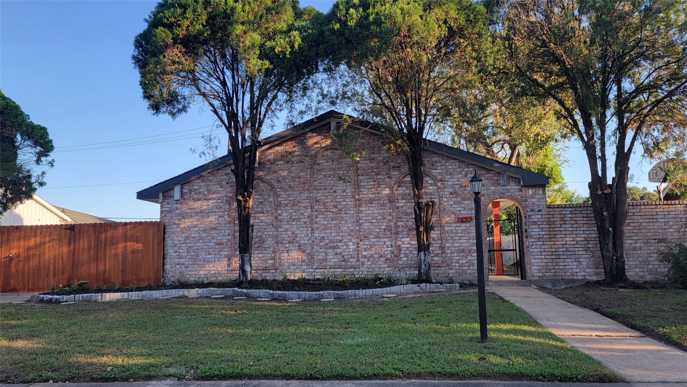 10407 Huntington Place Drive Houston TX 77099