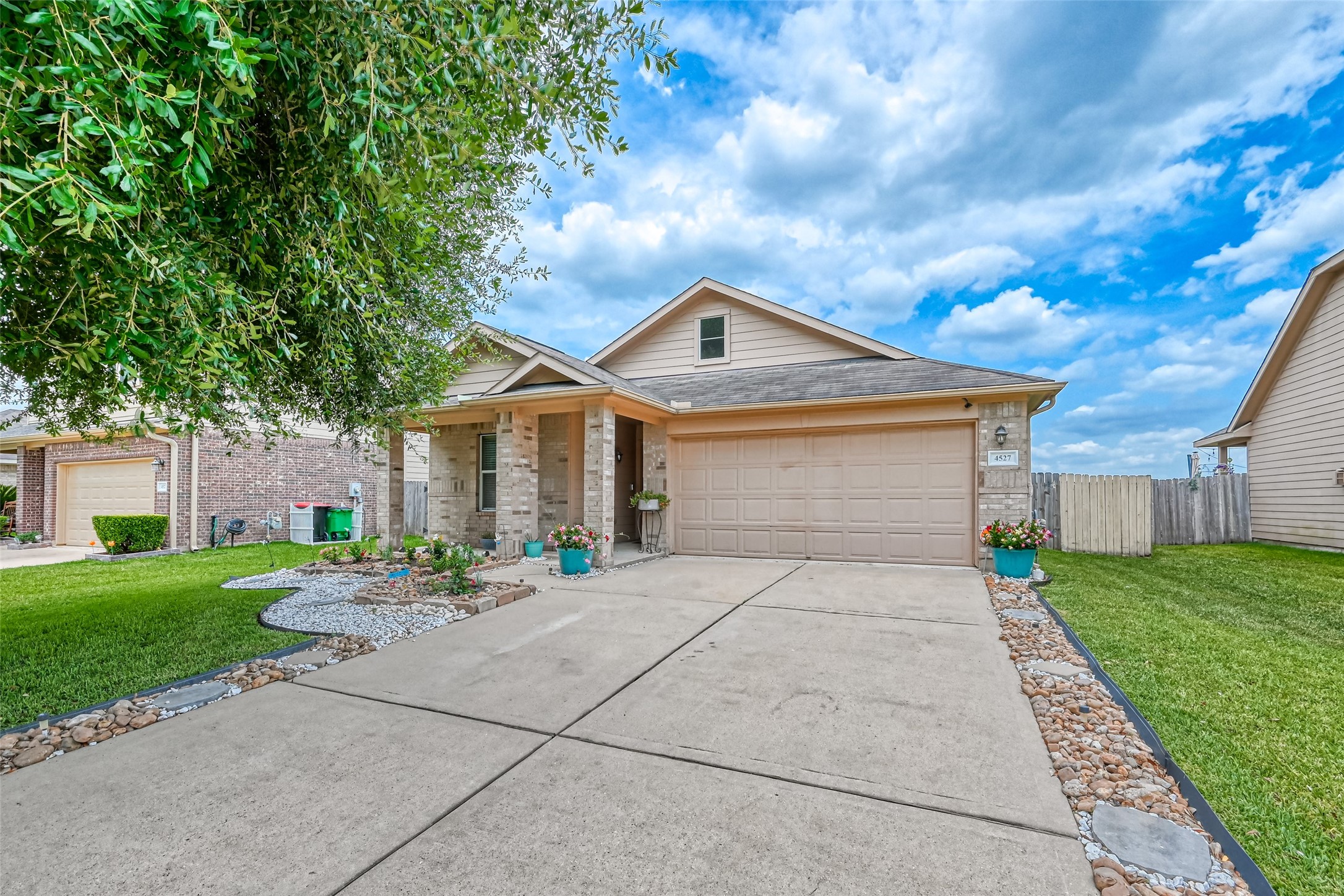 4527 Monarch Blue Lane Fresno TX 77545