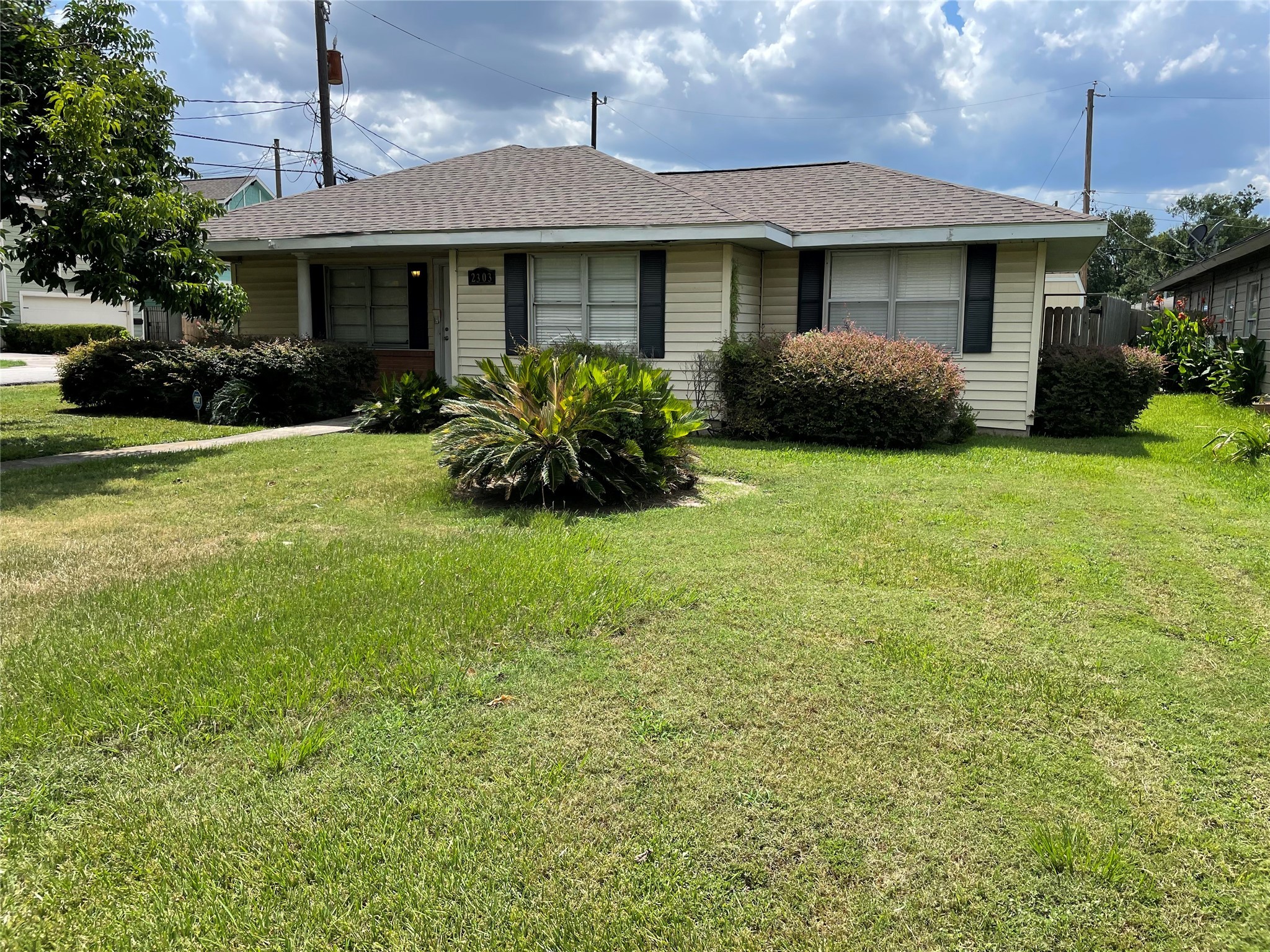 2303 Roy Circle Houston TX 77007
