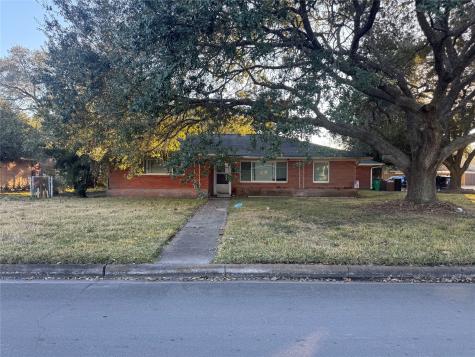 1501 Adams Street Baytown TX 77520