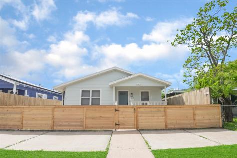 4823 Avenue Q 1/2 Galveston TX 77551