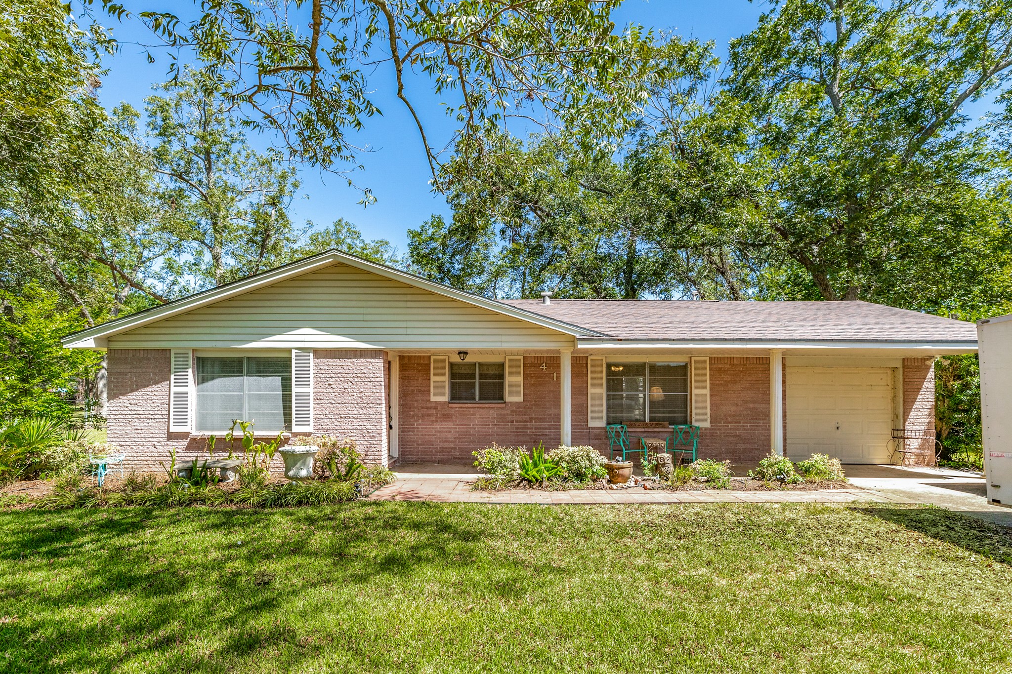 412 Southern Oaks Drive Lake Jackson TX 77566