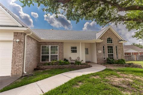 2013 Royal Court Bellville TX 77418