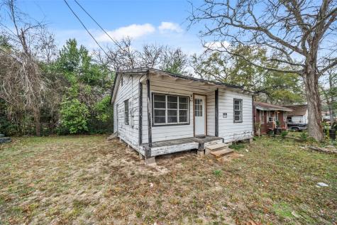 1918 Roosevelt Street Huntsville TX 77320
