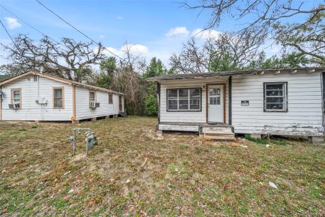 1918 Roosevelt Street Huntsville TX 77320
