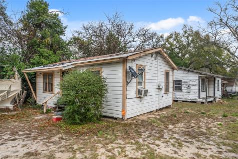 1918 Roosevelt Street Huntsville TX 77320