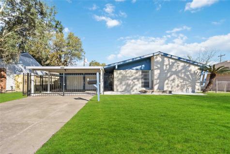 5843 Flamingo Drive Houston TX 77033