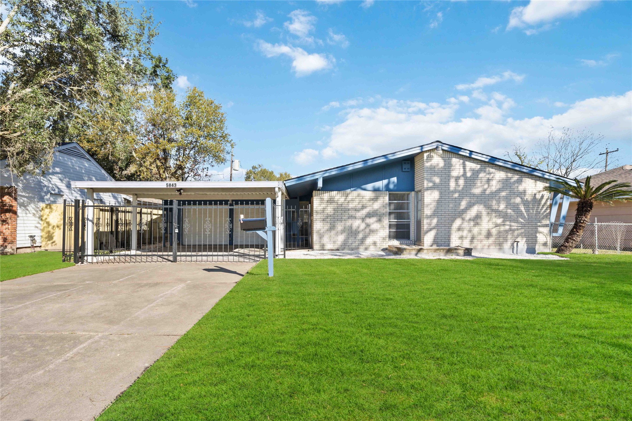 5843 Flamingo Drive Houston TX 77033