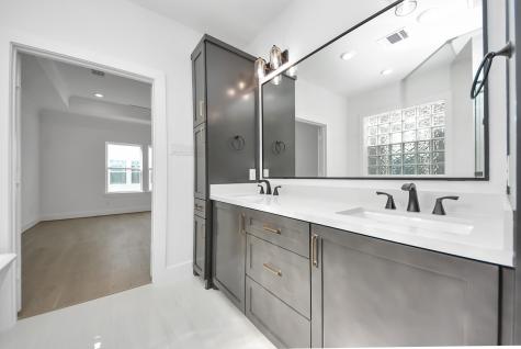 927 Fisher Street A Houston TX 77018