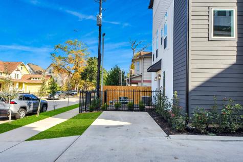 927 Fisher Street A Houston TX 77018
