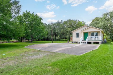 940 W Buccaneer Drive Winnie TX 77665