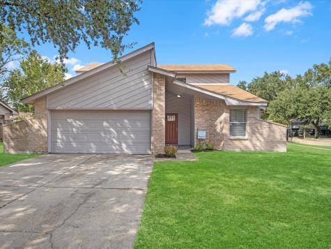 9818 Fernstone Lane Houston TX 77070
