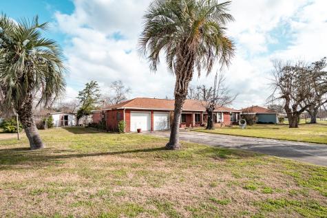 106 Cabaniss Avenue Baytown TX 77520