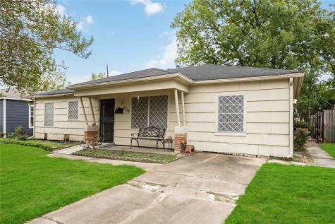 8758 Guinevere Street Houston TX 77029