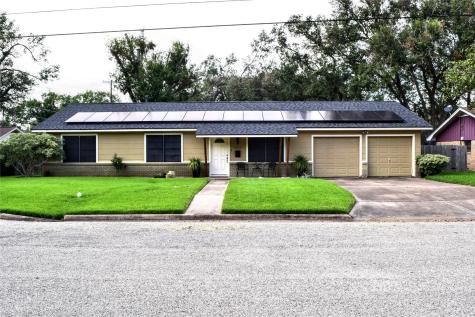 1102 Center Street El Campo TX 77437