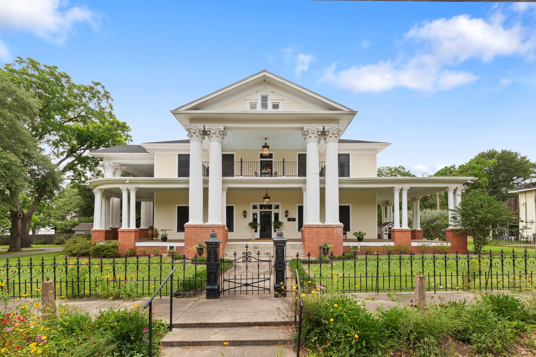 401 N Walnut Avenue Eagle Lake TX 77434