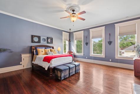 401 N Walnut Avenue Eagle Lake TX 77434