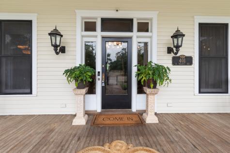 401 N Walnut Avenue Eagle Lake TX 77434