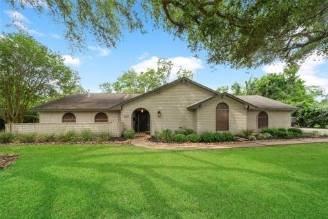 446 Forest Drive Lake Jackson TX 77566