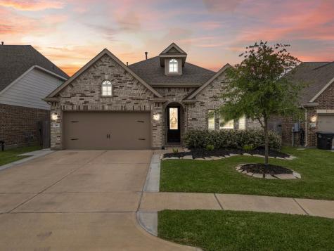 214 Gigi Place Alvin TX 77511