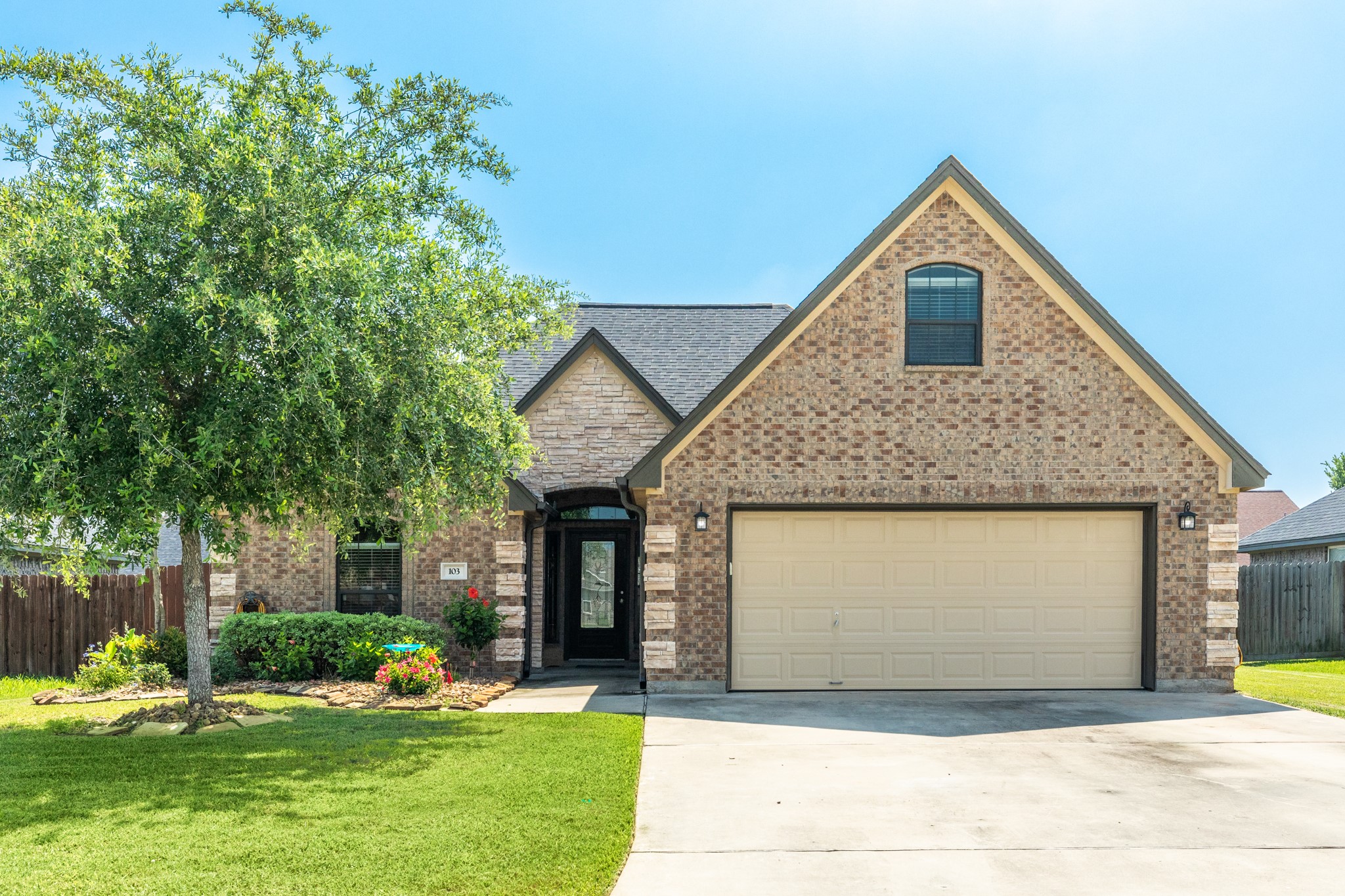 103 Adams Street Clute TX 77531