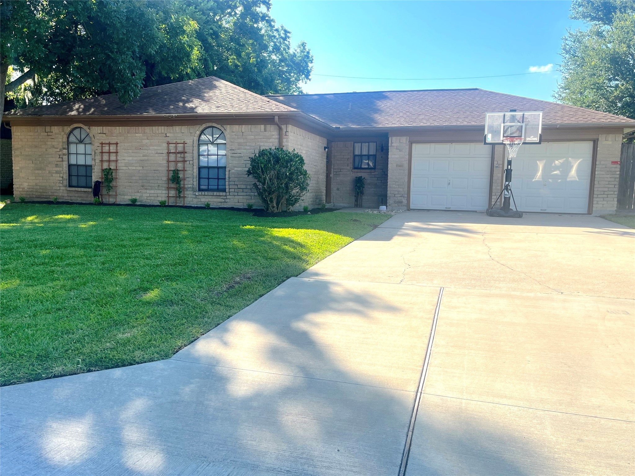 304 Hickory Street Lake Jackson TX 77566