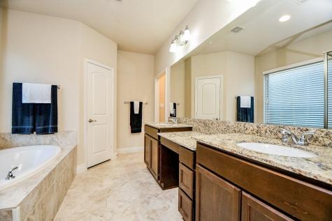 13513 S Canyon Gale Lane Pearland TX 77584