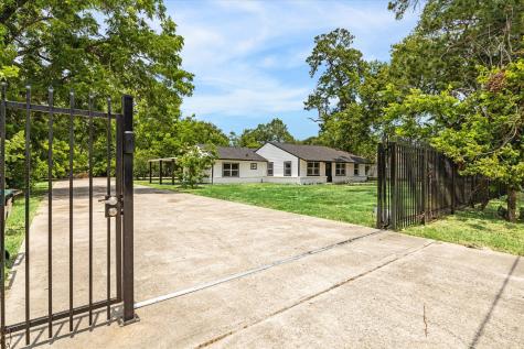 8405 Green River Drive Houston TX 77028