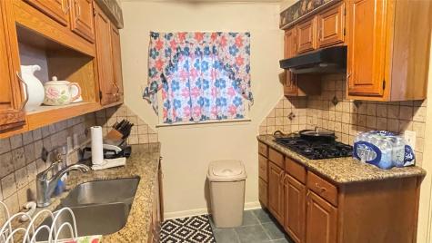17 Manor Way Galveston TX 77550