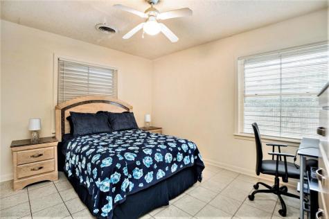 17 Manor Way Galveston TX 77550