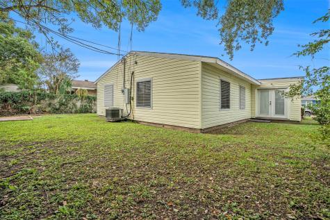 17 Manor Way Galveston TX 77550