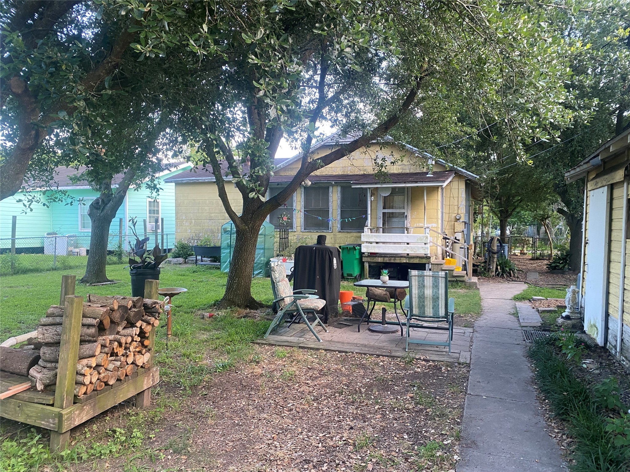 708 Denby Street Baytown TX 77520